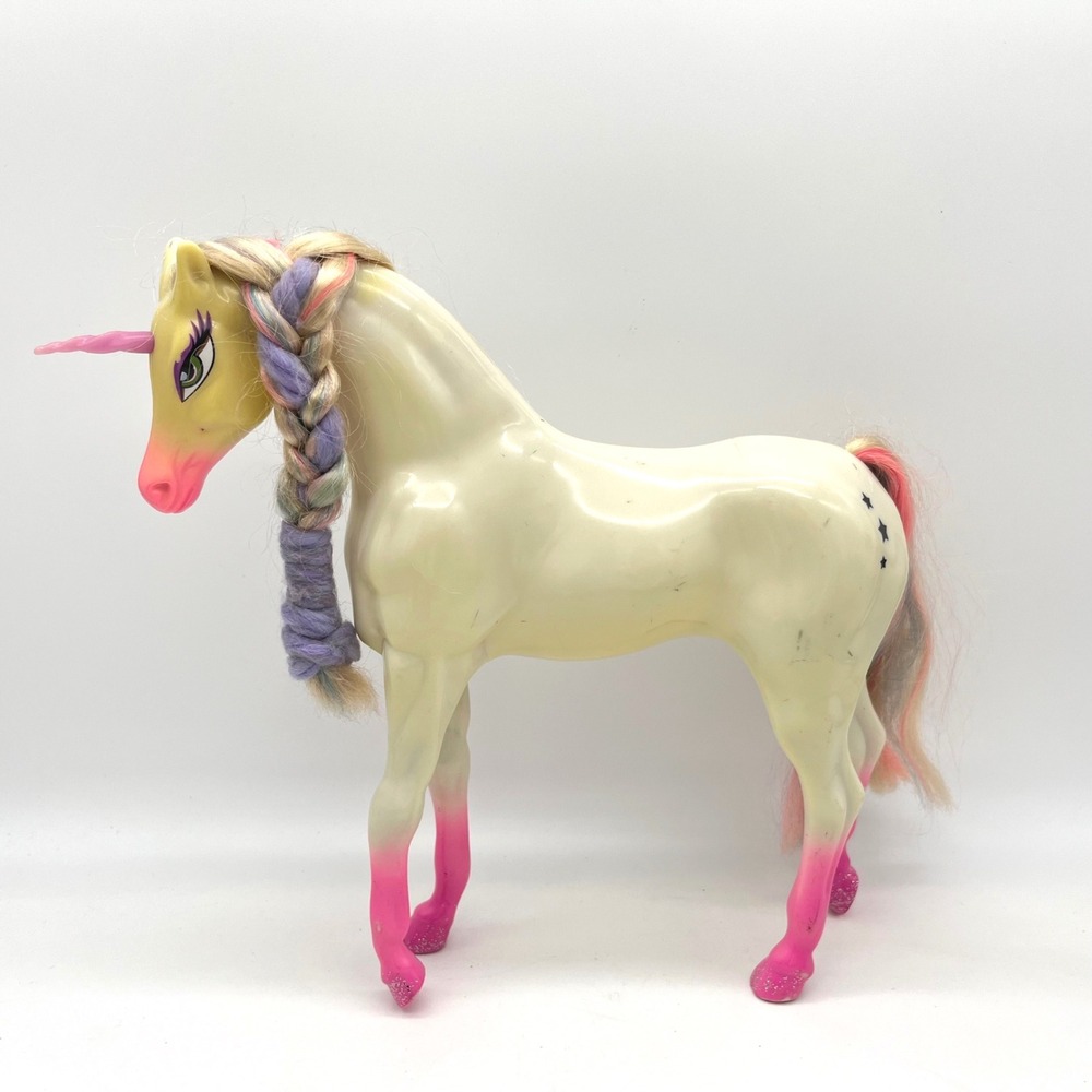 Bratz Fashion Pixiez White Unicorn Toy Rainbow Hair MGA Entertainment Horse